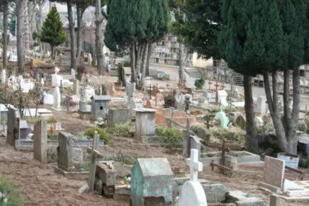 Colapsa el Cementerio de Bariloche: contrarreloj aceleran obra de ampliación