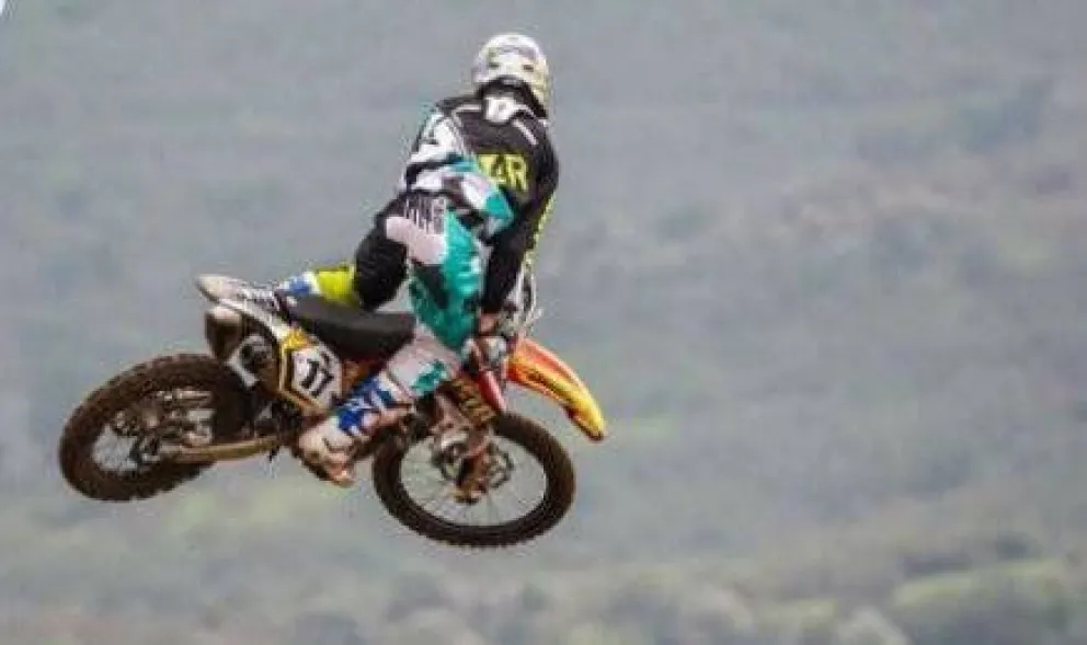 Luzzardi quedó segundo en Chile y sigue arriba 