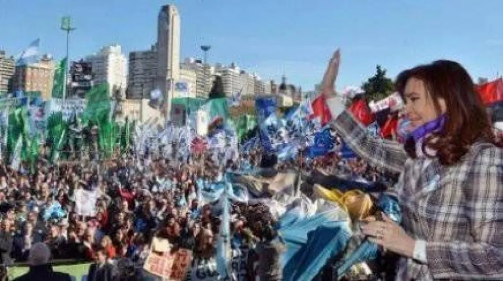 Cristina llamó a la unidad nacional y pidió "pensar en nuestros hijos" 
