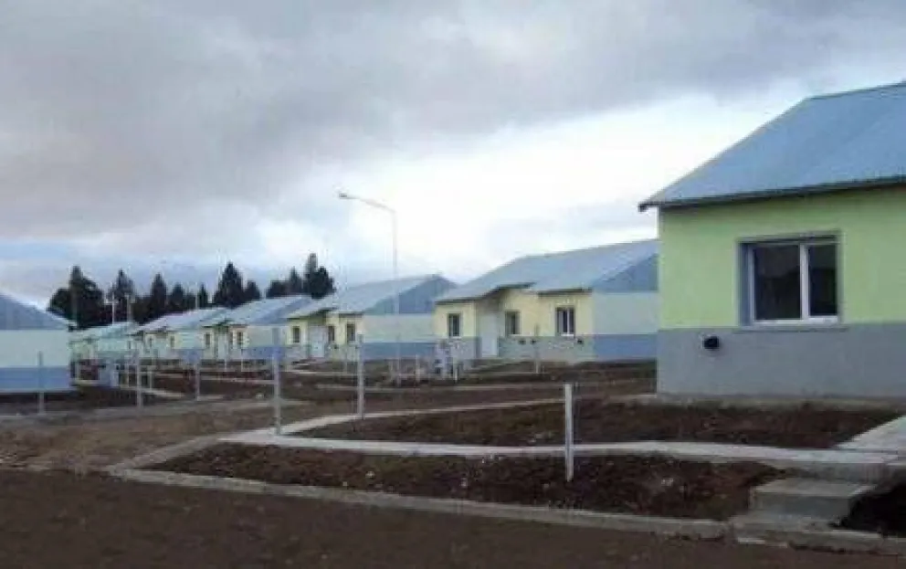 Adjudican obras para casi 300 viviendas