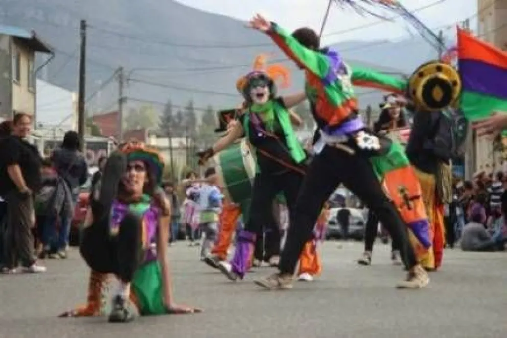 Murgas y comparsas realizan la primera exposición de Carnaval
