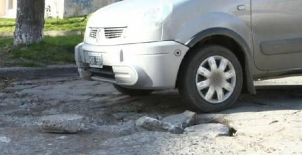 Notifoto: Un bache más que riesgoso 