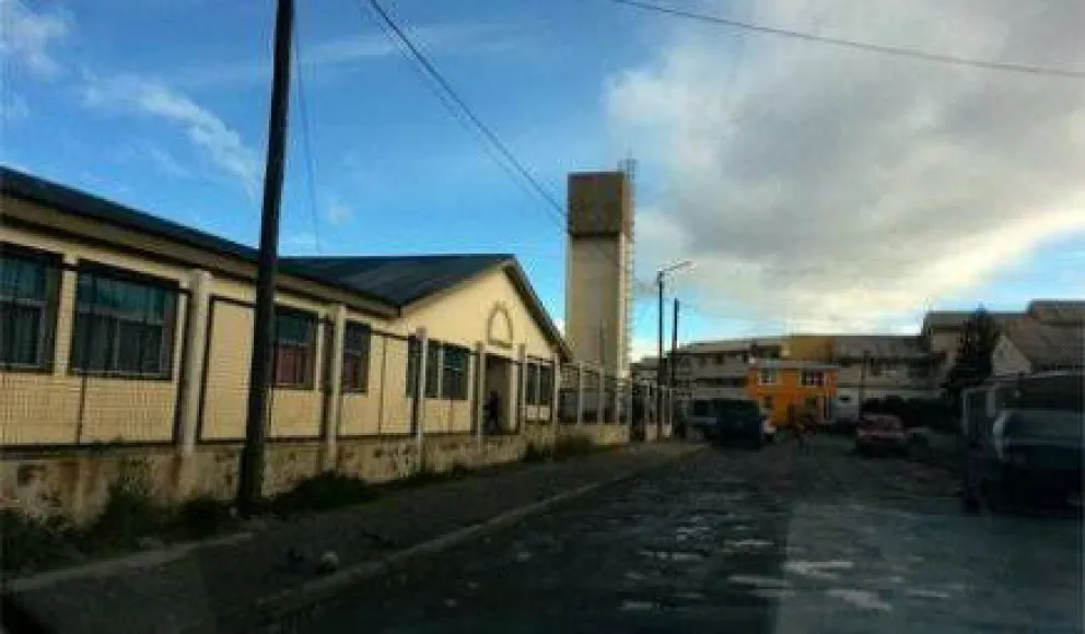 Robo y destrozos en la Escuela 320