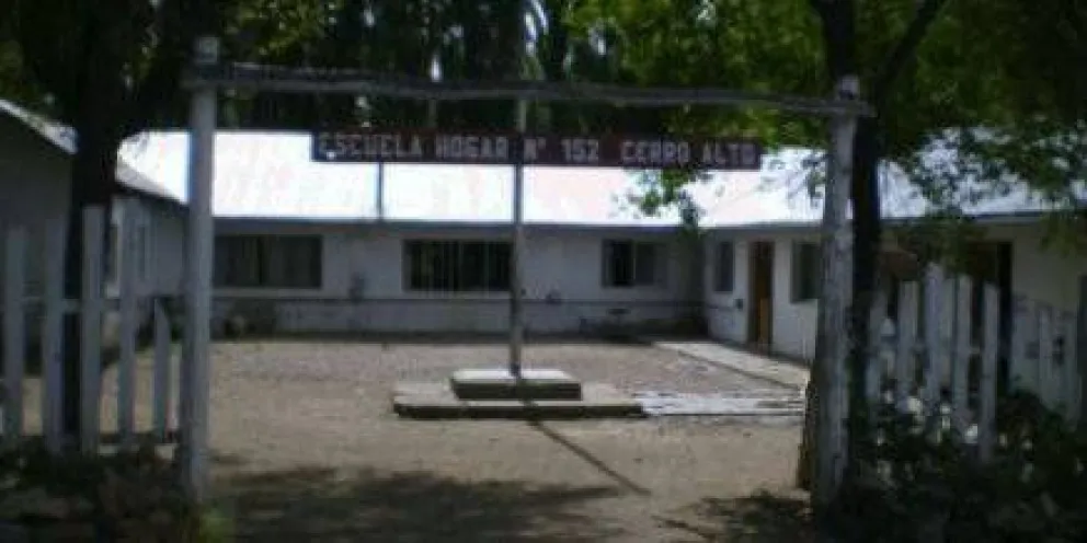 Justicia intima a Educación por situación de escuela de Cerro Alto