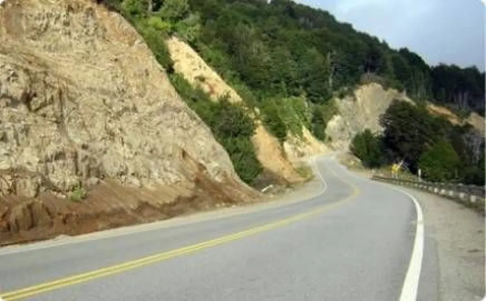 Turistas protagonizaron accidente en la ruta de los Siete Lagos