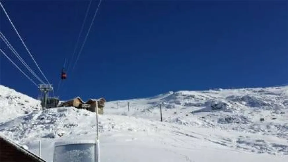 Anticipan inicio de la temporada con mucha nieve en el Catedral