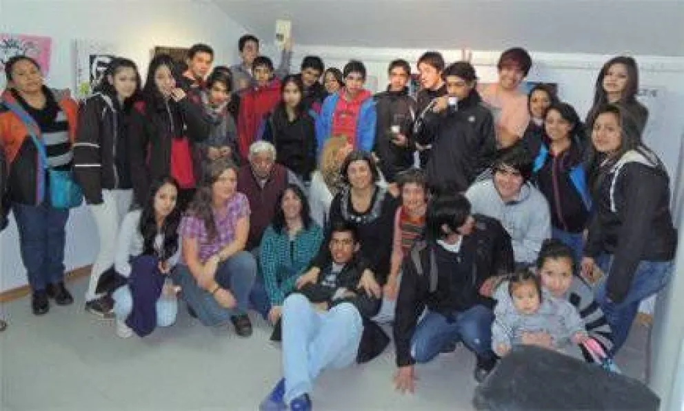 Alumnos del CEM 36 exponen en el Centro Administrativo Provincial