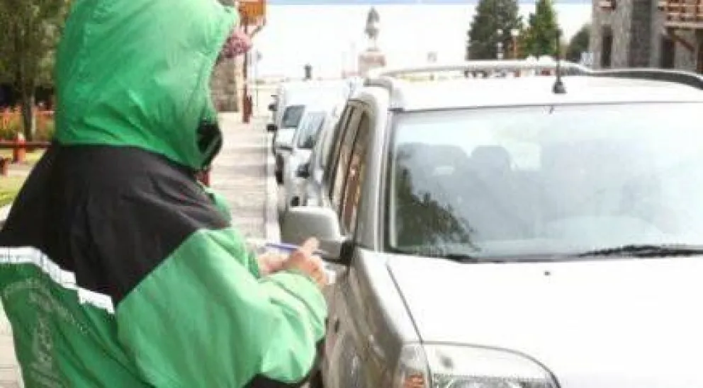 Operadores de estacionamiento reclaman 36 por ciento de aumento salarial