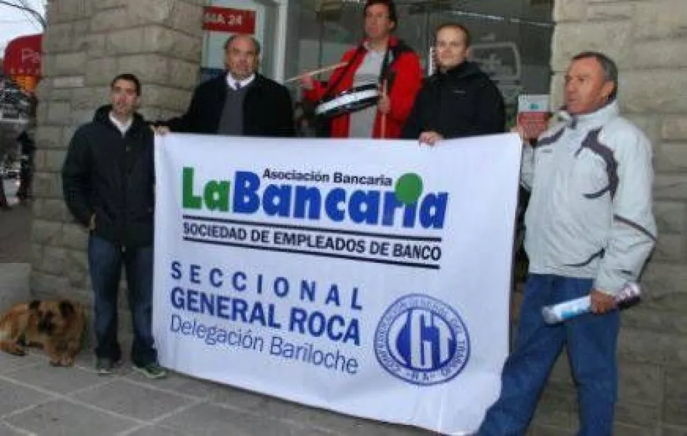 Bancarios también reclamaron en Bariloche