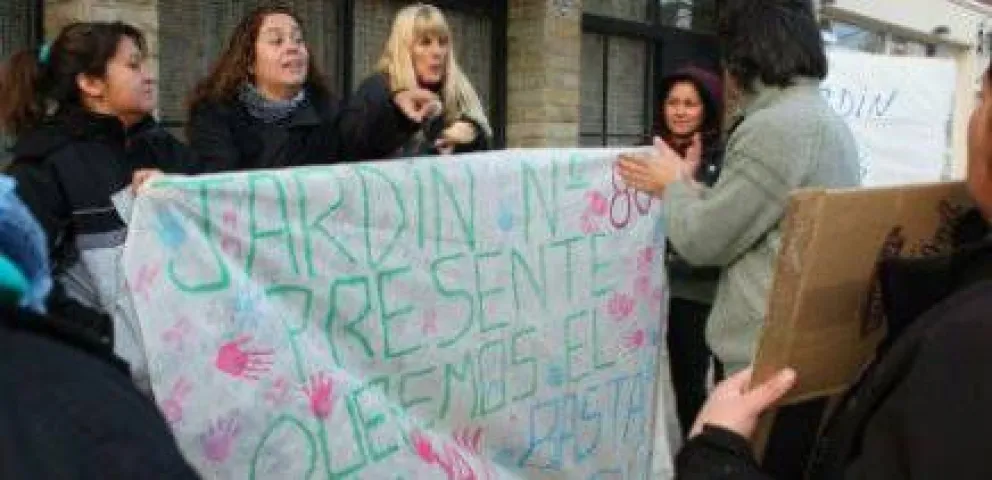 Madres reclamaron por falta de calefacción en el Jardín 86