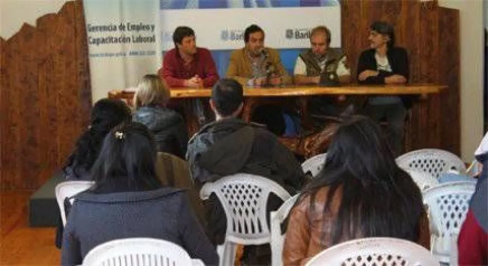 Jóvenes se capacitarán para trabajar en bibliotecas comunitarias