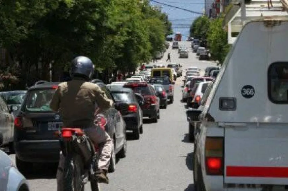 Se podrá estacionar en la mano derecha fuera del horario del sistema medido