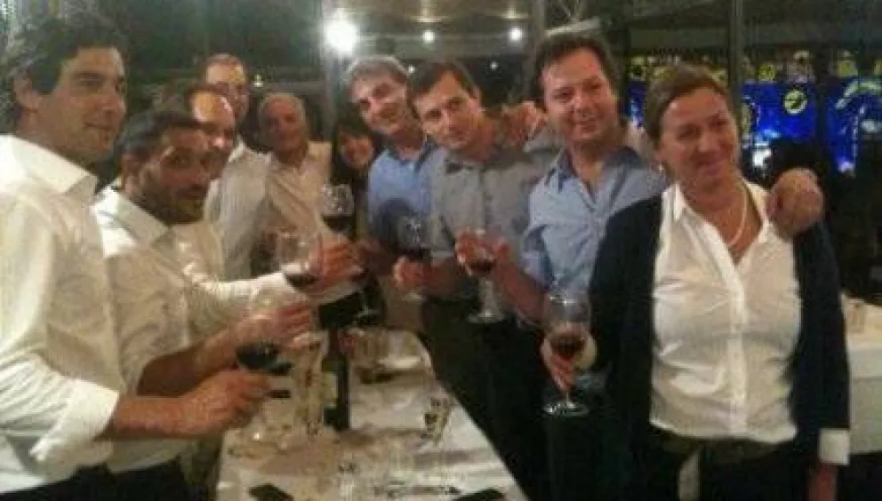 Martini con intendentes bonaerenses ratificaron "liderazgo de Cristina"