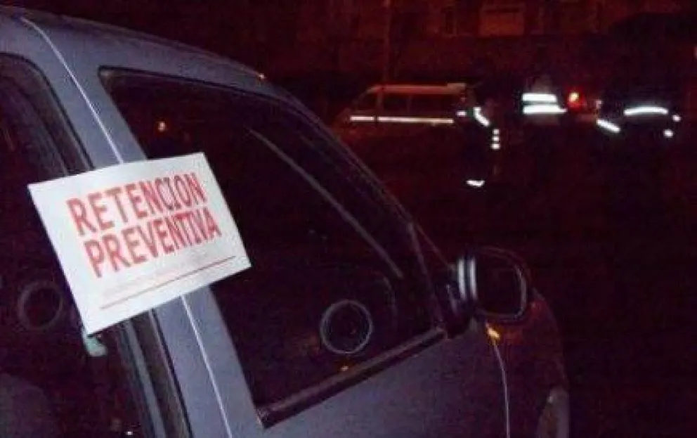 Secuestran vehículo que realizaba delivery de bebidas alcohólicas