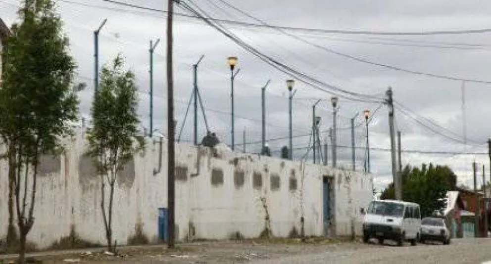 Por una ventana se fugaron dos internos del Penal 