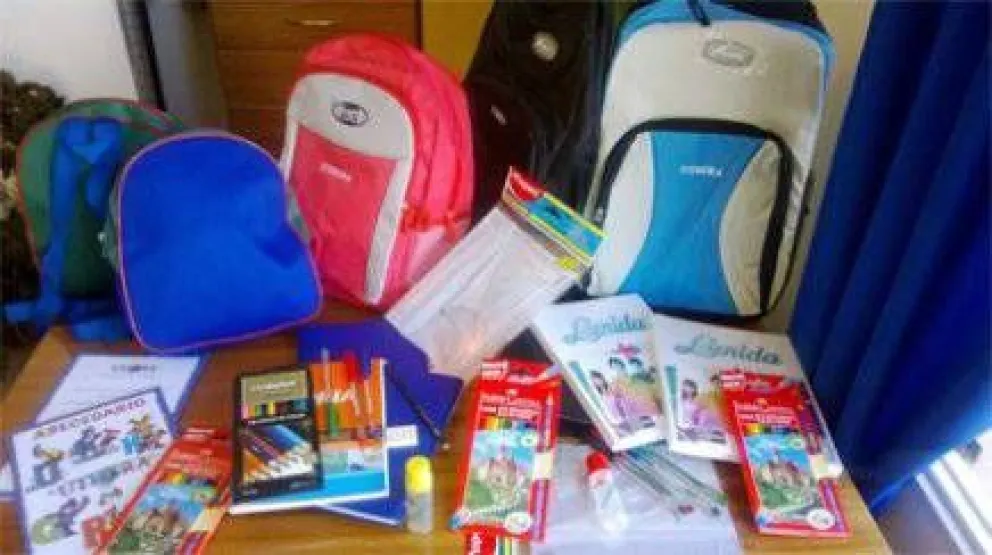 UTHGRA entregó material escolar para sus afiliados