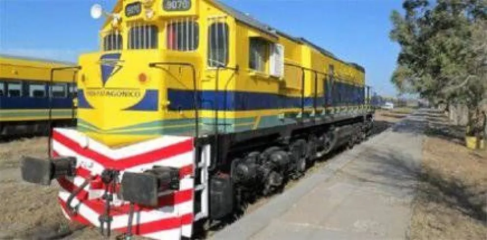 Trabajan en mejoras de locomotoras del Tren Patagónico