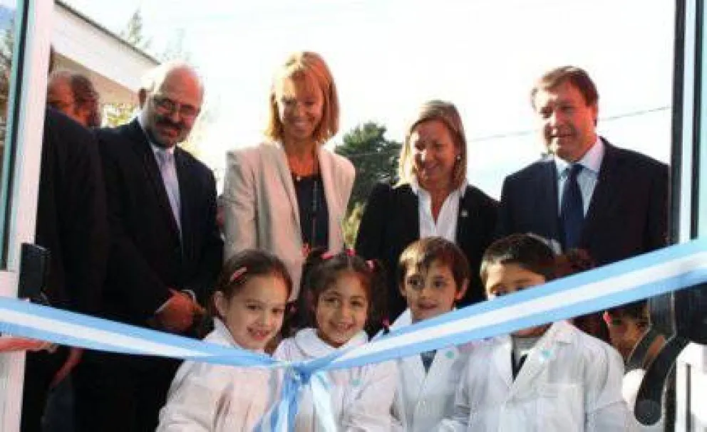 Inauguran nueva escuela de Jornada Extendida en Bariloche