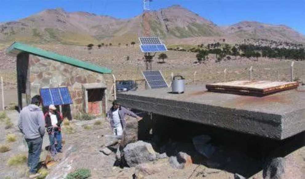 La UNRN instaló equipos para medir intensidad del volcán Copahue