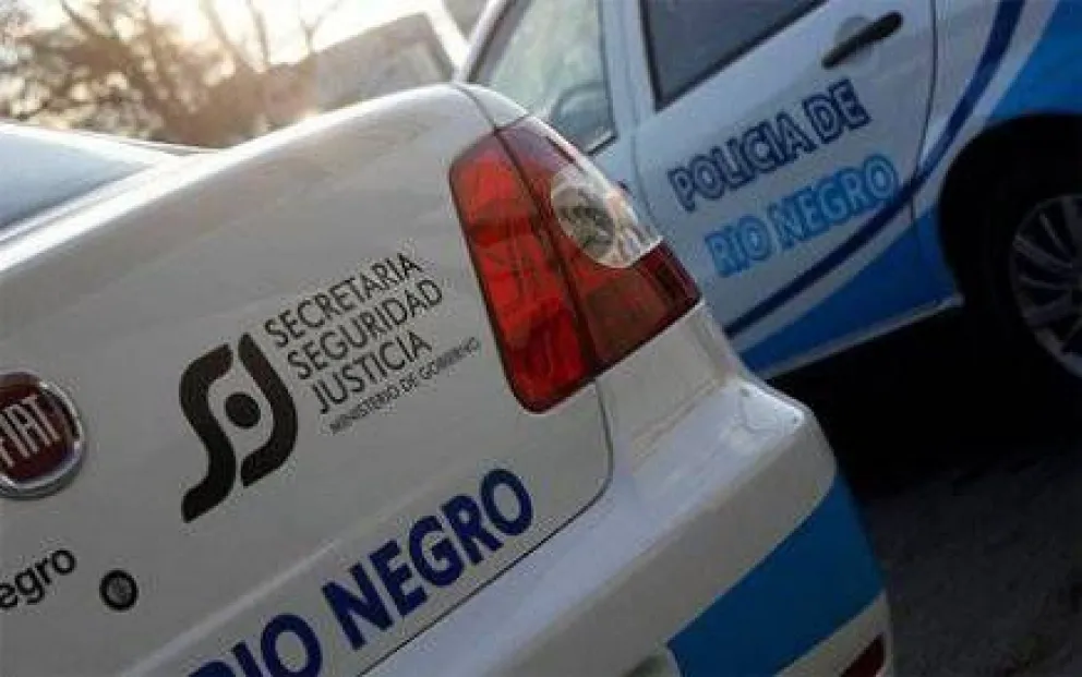 Intensa persecución y ataques contra personal policial