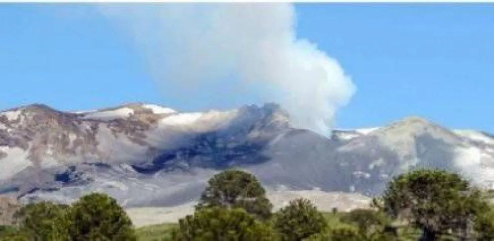 Neuquén mantiene el alerta amarilla por el Volcán Copahue