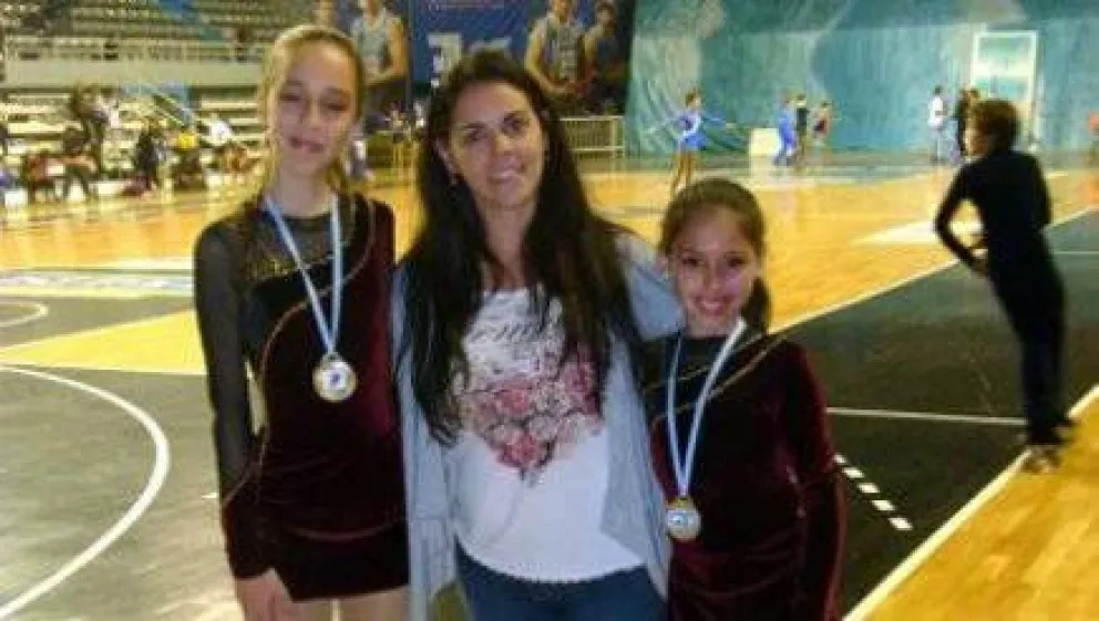 Dos barilochenses campeonas del Open Internacional de Patín