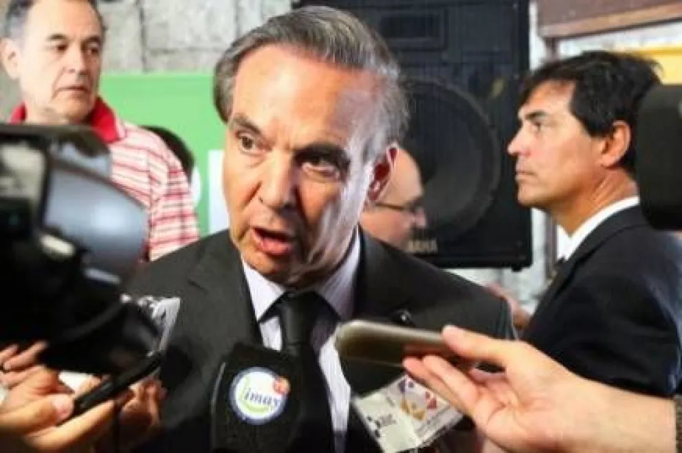 Pichetto descalificó a mapuches que criticaron el acuerdo con Repsol