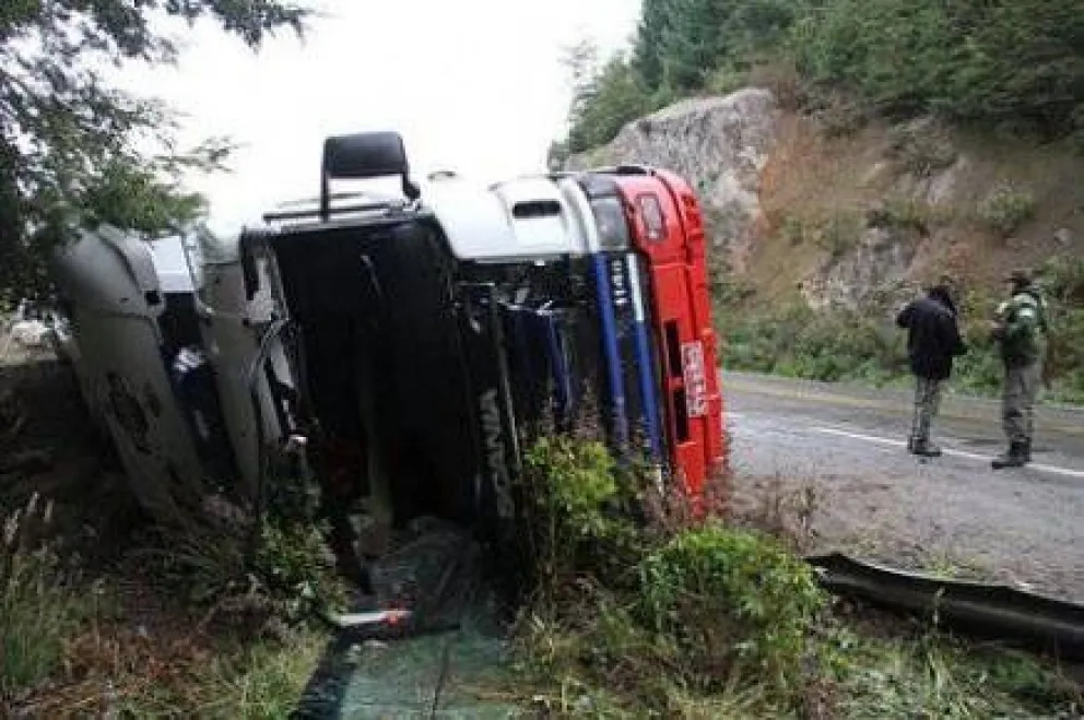 Camiones protagonizan accidentes en la Ruta 40