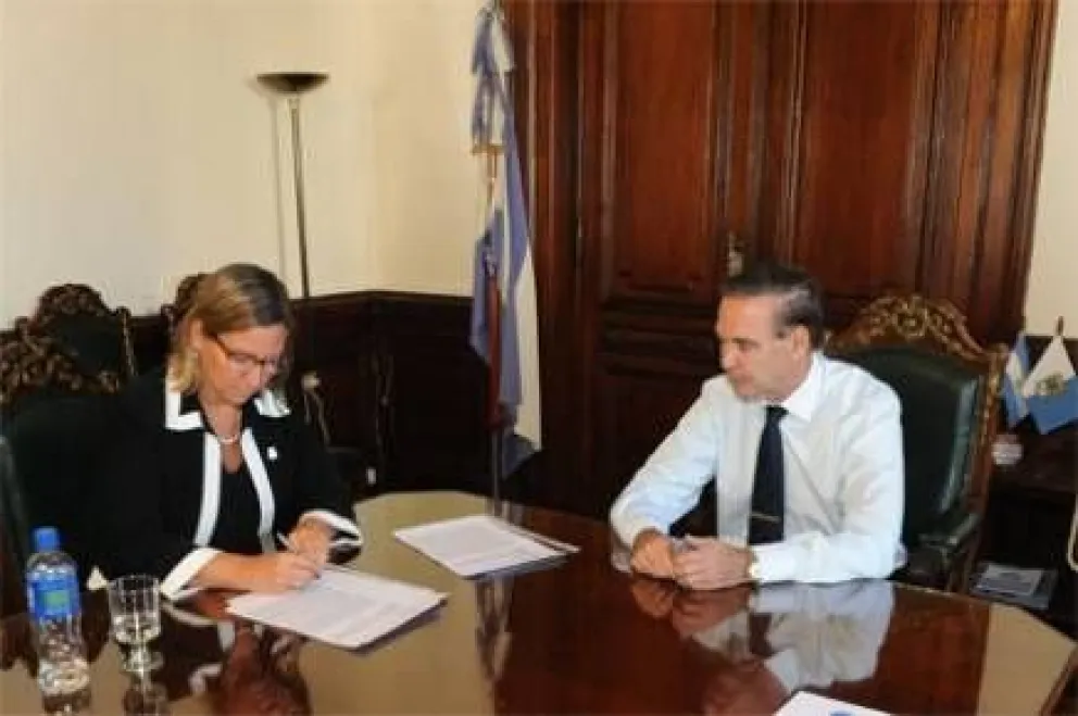 Se firmaron convenios para pavimentar 75 cuadras en Bariloche