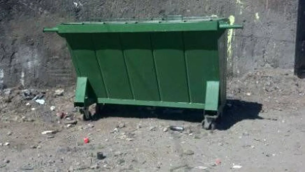 Vecinos comienzan a recibir soluciones tras reclamos por desborde de basura 