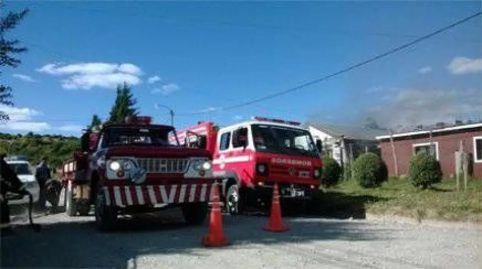 Focos de incendio pusieron en riesgo a viviendas
