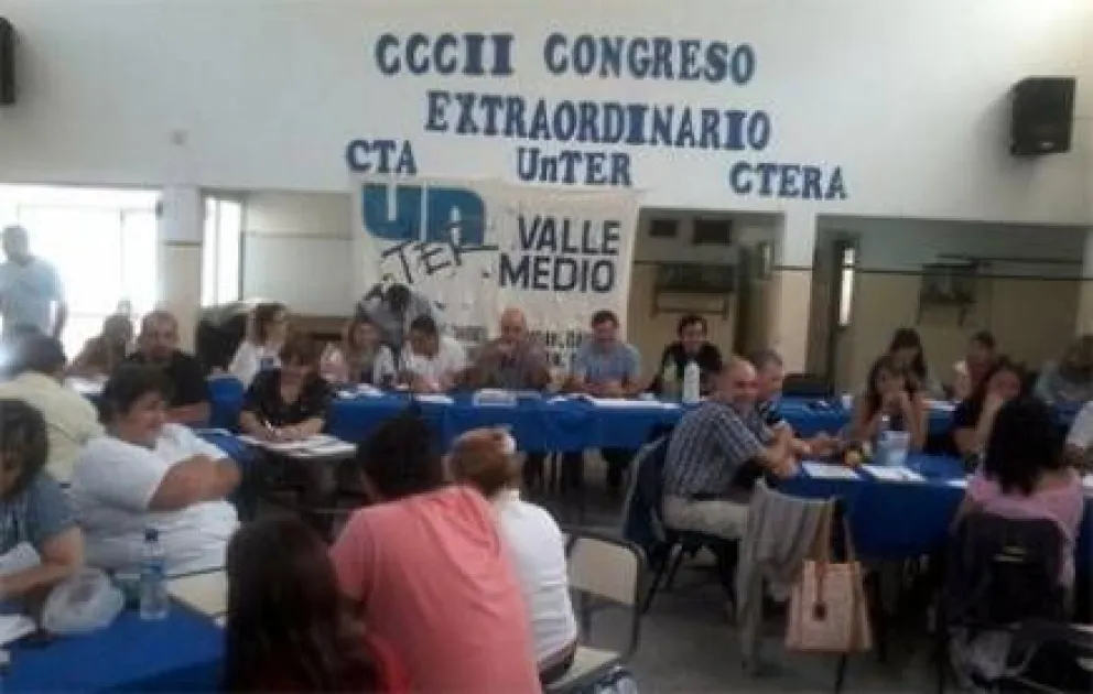 Las clases comienzan con paro