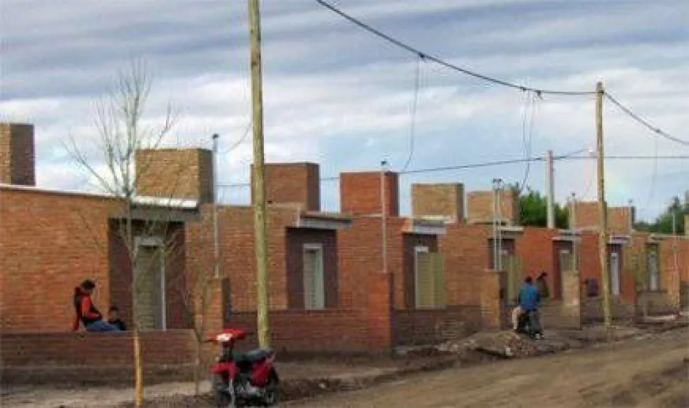 Cáritas avanza en la construcción de 112 viviendas en Río Negro