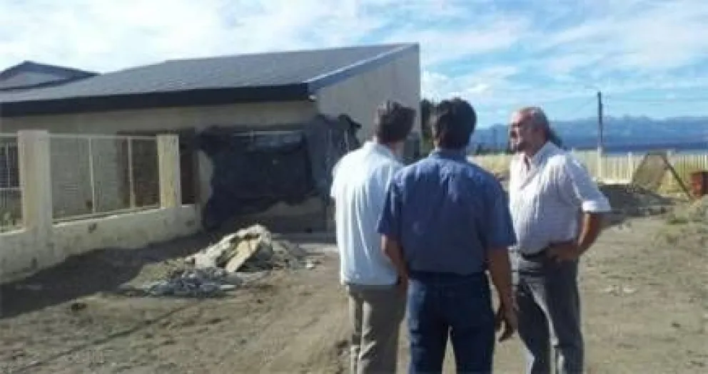 Mango destacó que siguen obras escolares en Bariloche