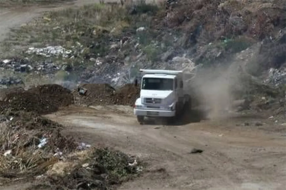 Importante operativo para contener incendio en Cantera Municipal