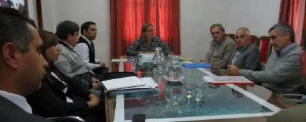 Municipio anunció la llegada de canasta escolar a "precios cuidados" 