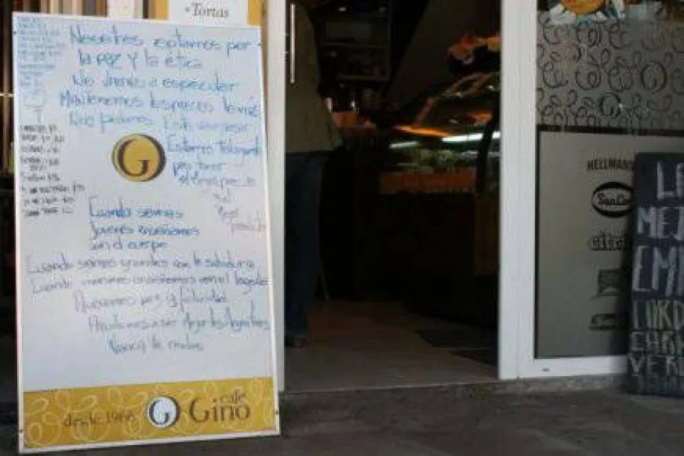 Tradicional café céntrico se suma a la red de comercios "no especuladores"