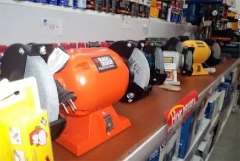 Hipertehuelche asegura que no exhibe precios porque le roban los carteles