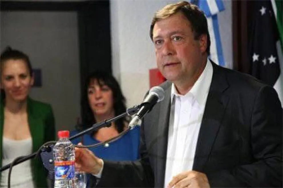 El Gobernador apuntó contra medidas de fuerza en hospitales