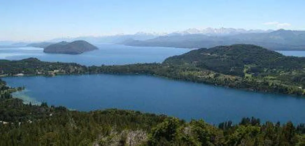 Polémica por posible dragado del lago Nahuel Huapi