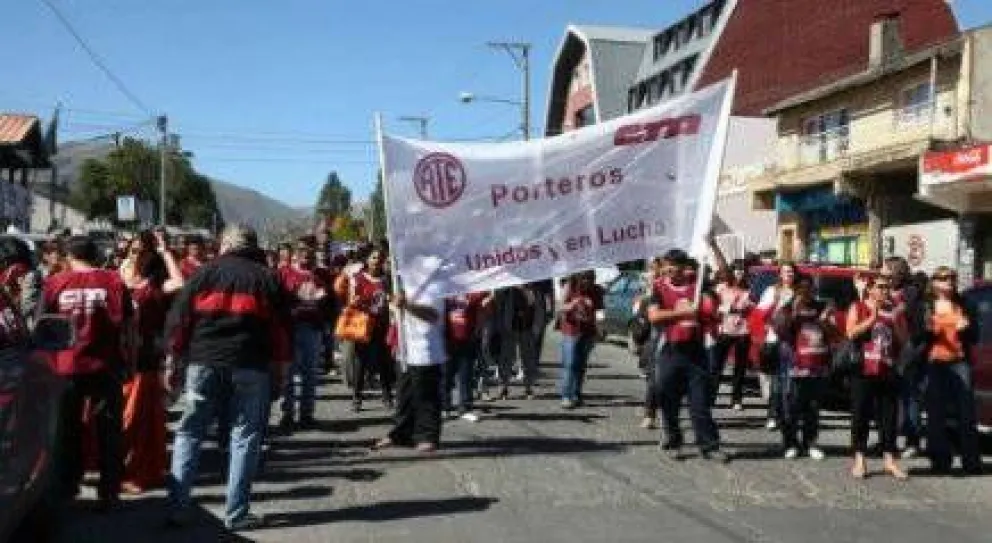 Descontarán dias no trabajados a más de 1.300 estatales 