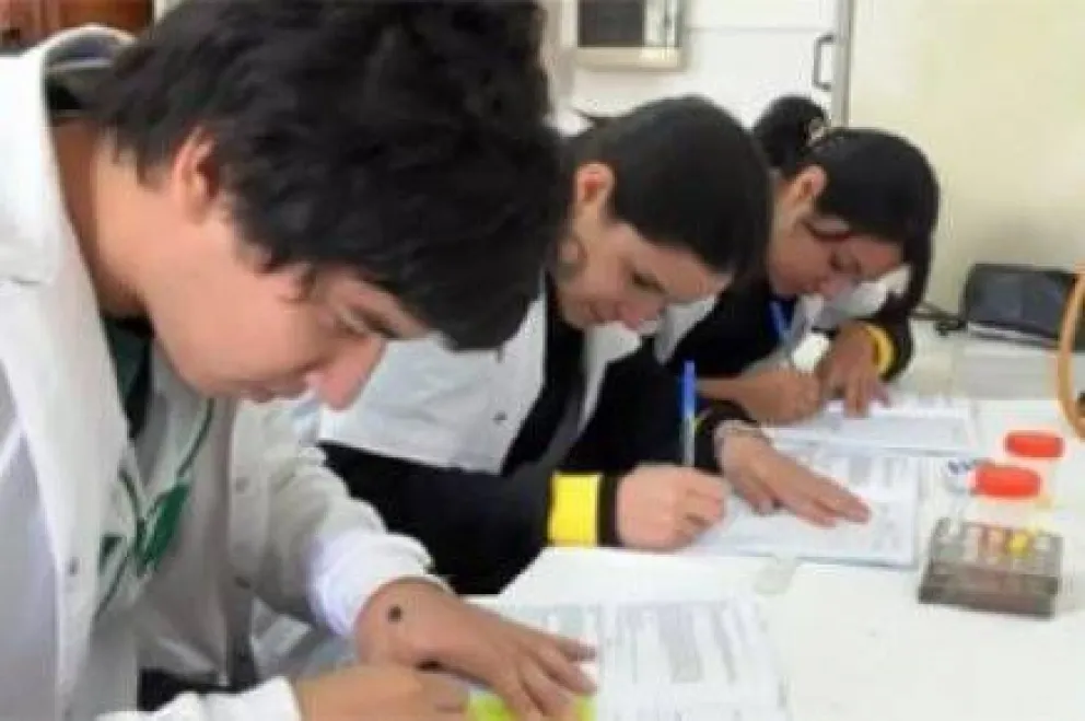 Convocan a preinsicribirse al examen de ingreso a Residencias de Salud