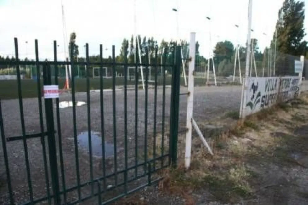 Clausuraron canchas de fútbol Villa Verde