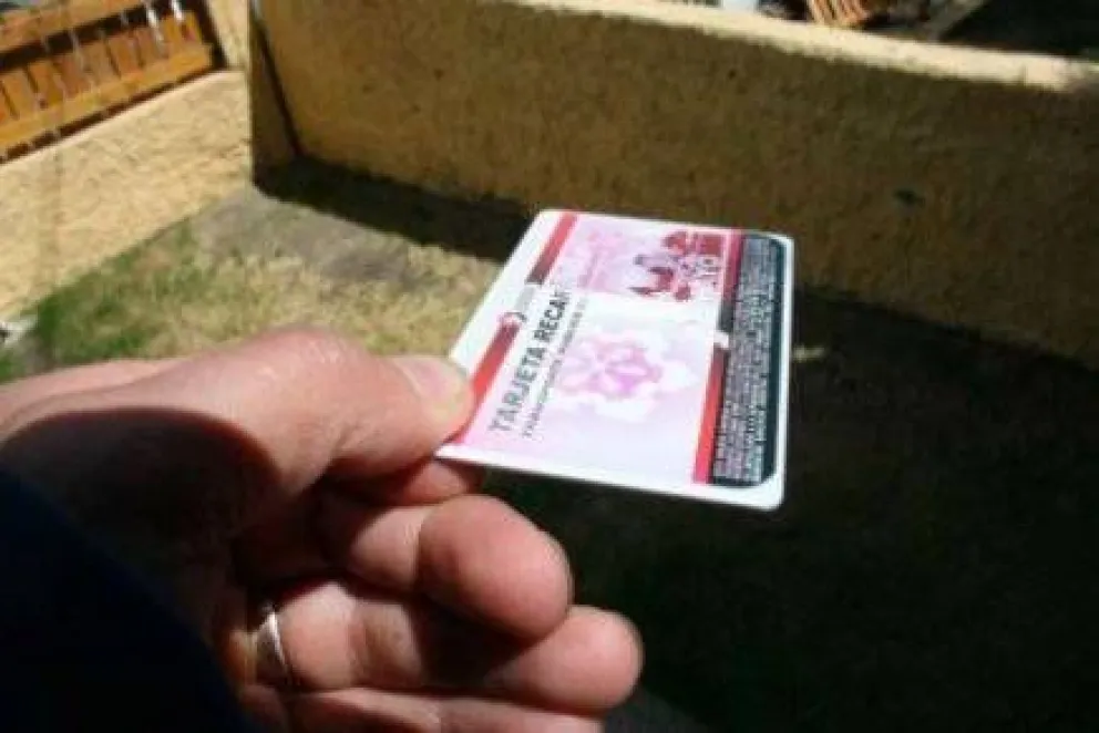 Llaman a estudiantes a actualizar tarjetas de colectivo 