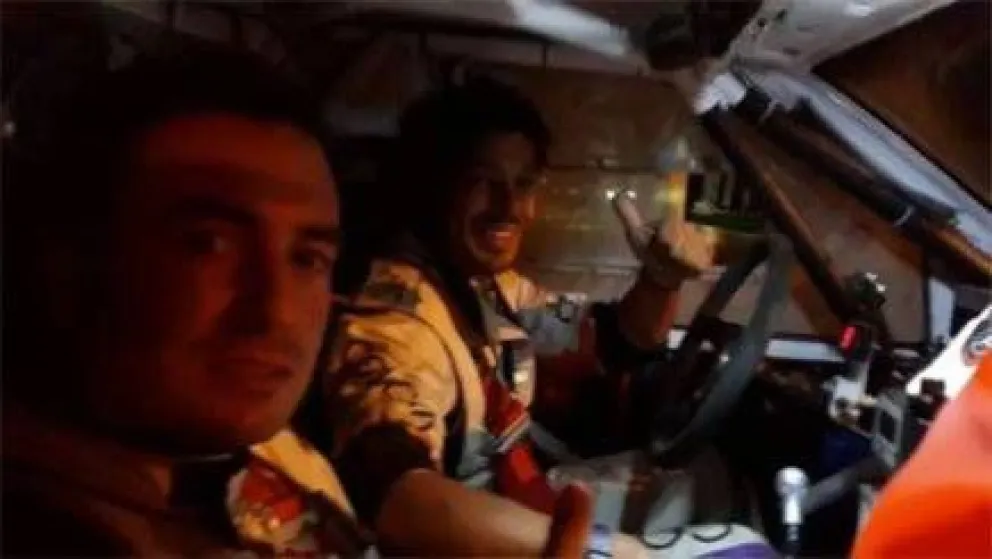 Piloto barilochense cerca de llegar a la meta en el Dakar