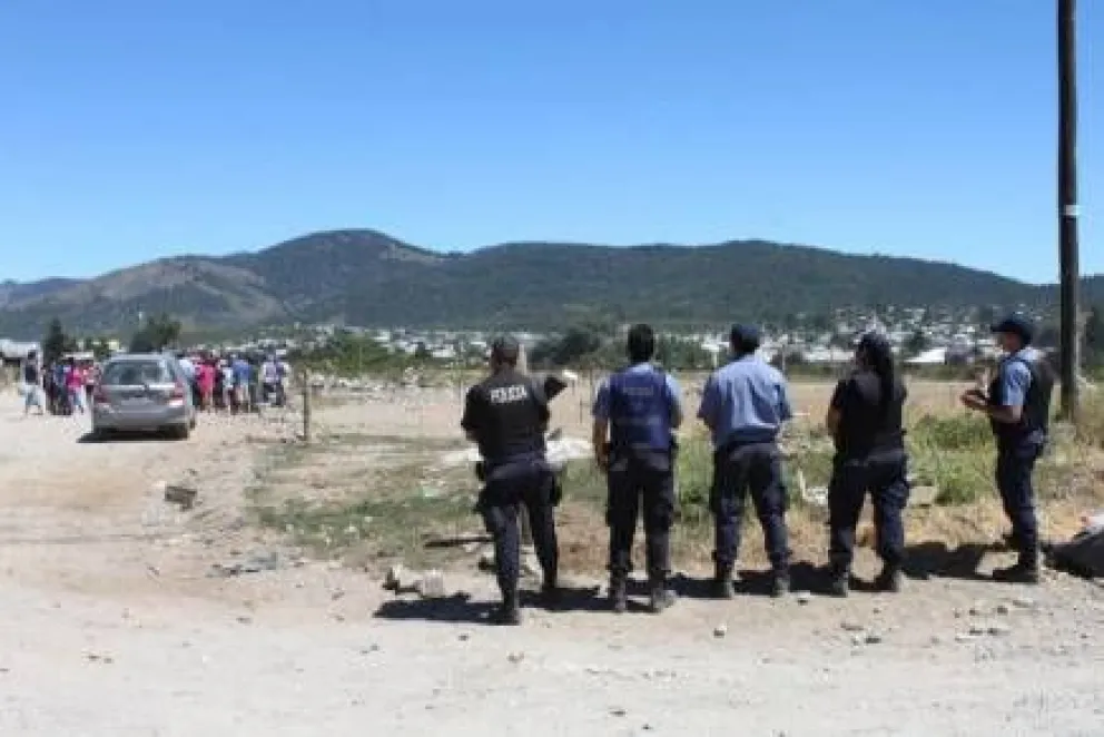 Ocupación de conflictivo terreno en el barrio 28 de Abril