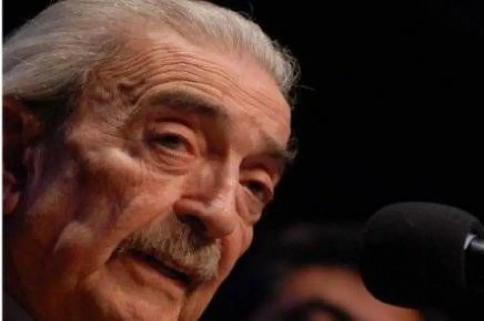 La última noche que Gelman regaló su poesía en Buenos Aires