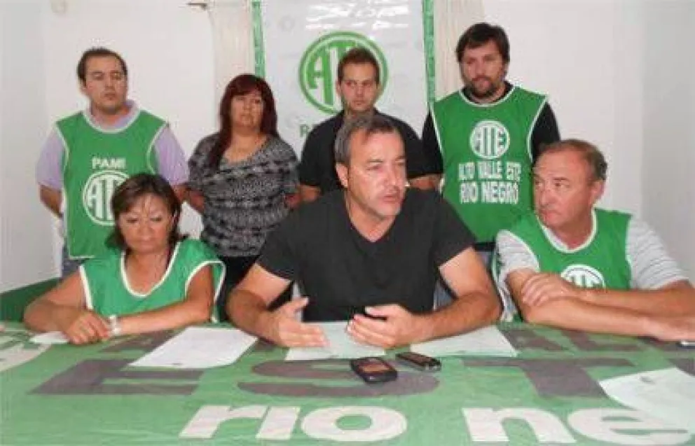 Encuesta de ATE: 97% opina que funcionarios deben bajar sus sueldos