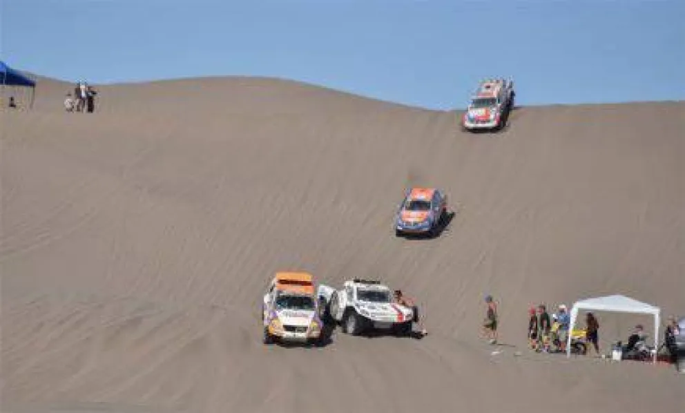 Barilochense continúa superando etapas en el Dakar