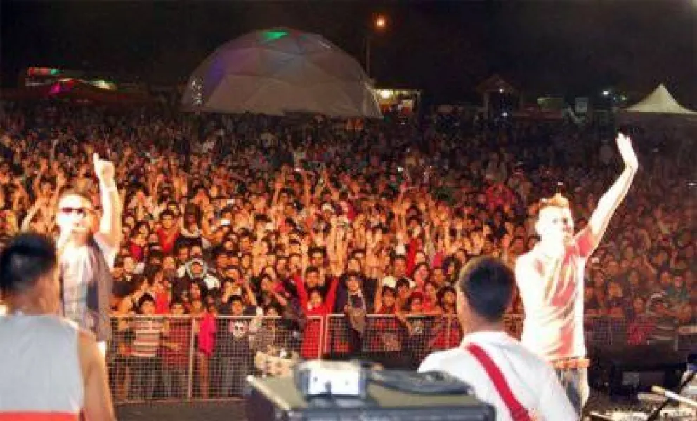 Fiesta Nacional de la Fruta Fina reunió a 40 mil espectadores 